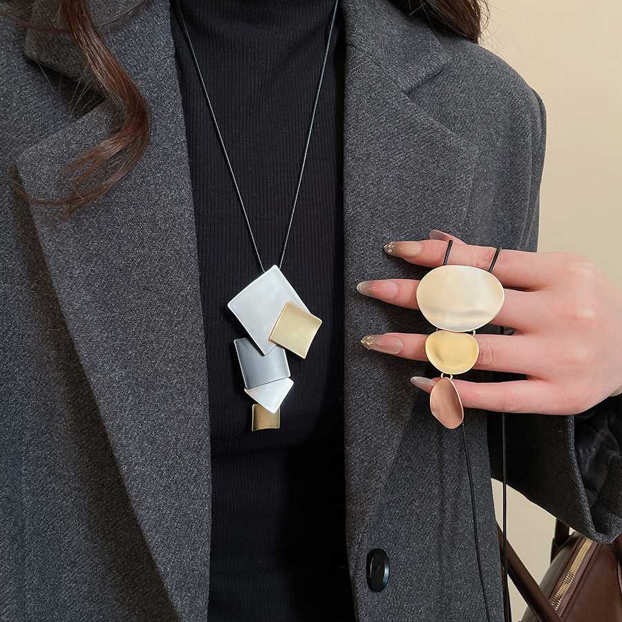 Winter Ethnic Fashion For Women - Exaggerated Geometric Alloy Pendant Necklace for