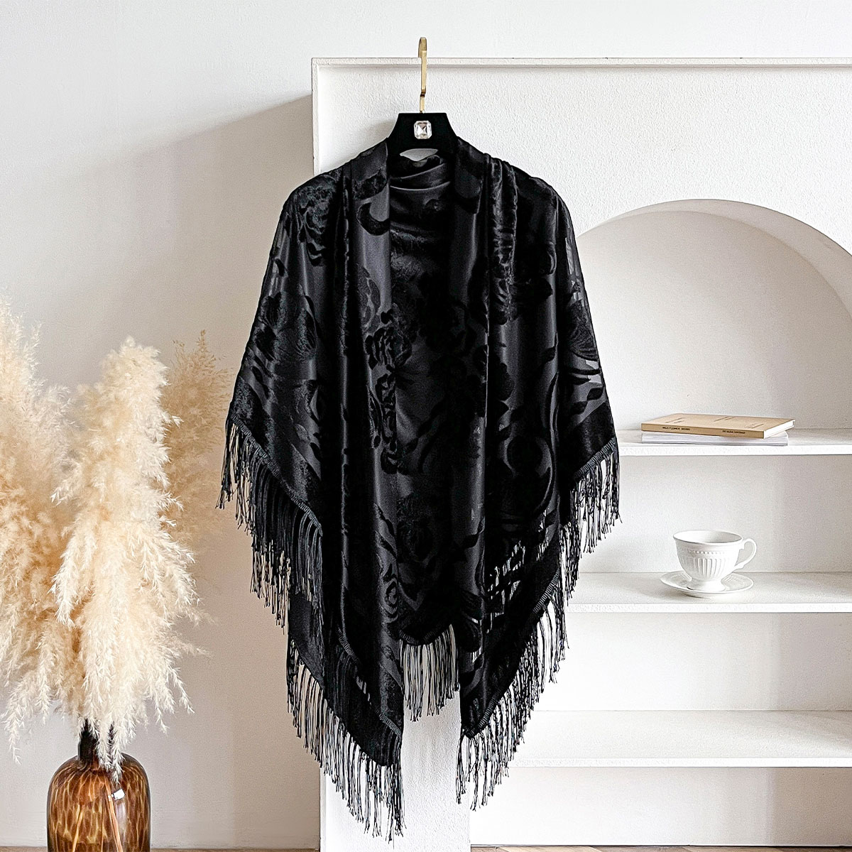 Winter Ethnic Fashion For Women - Retro Velvet Tassel Scarf Floral Embroidery