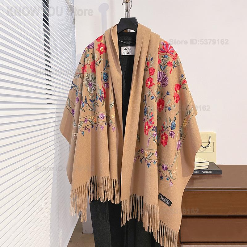Women Retro Floral Embroidery  - đánh giá và giá Go Ethnic Fashion