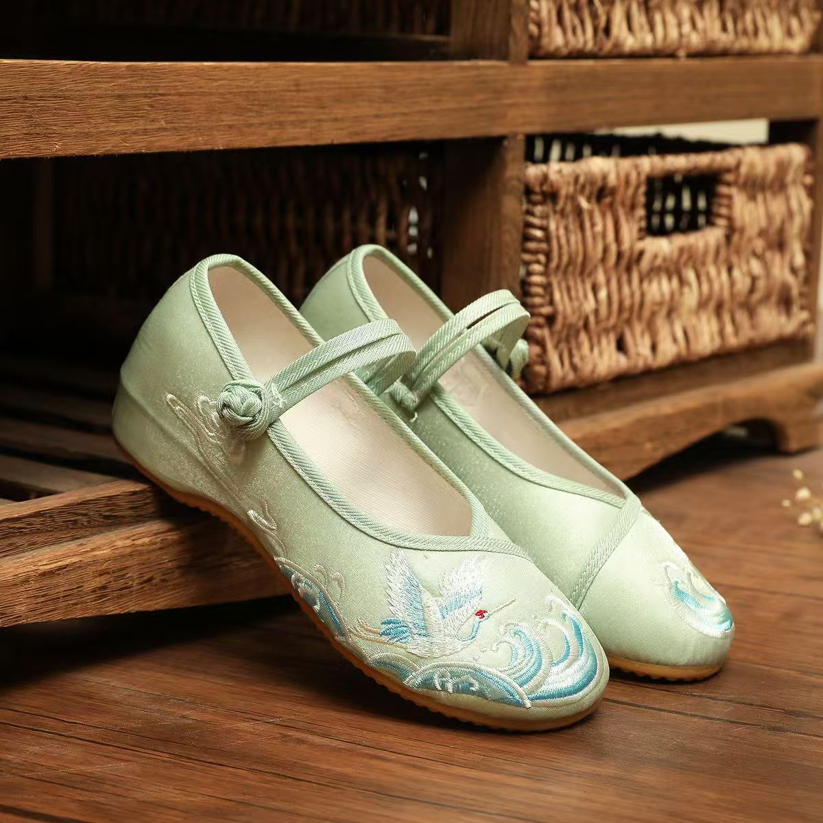 Women Flat Sole Silk Embroider - đánh giá và giá Ethnic Fabric