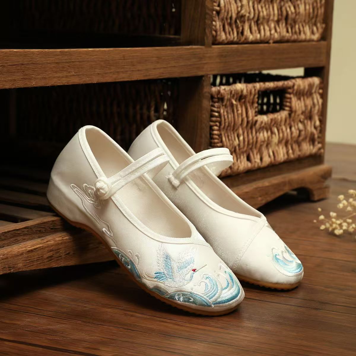 Women Flat Sole Silk Embroider - đánh giá và giá Ethnic Fabric