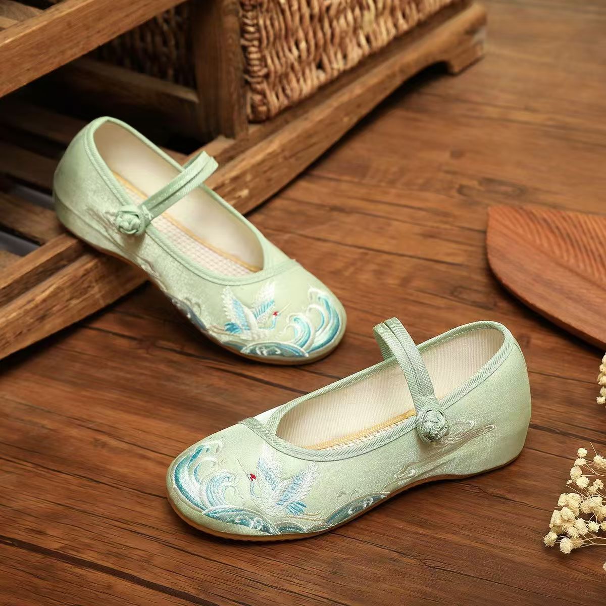 Women Flat Sole Silk Embroider - đánh giá và giá Ethnic Fabric